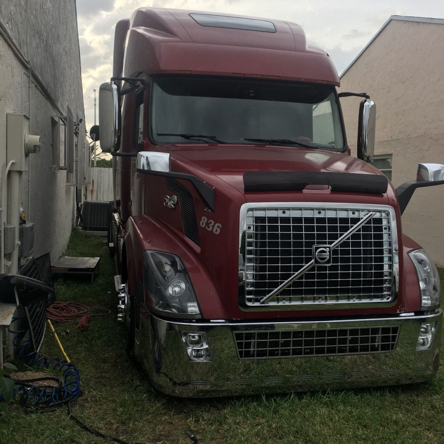 Volvo VNL 670