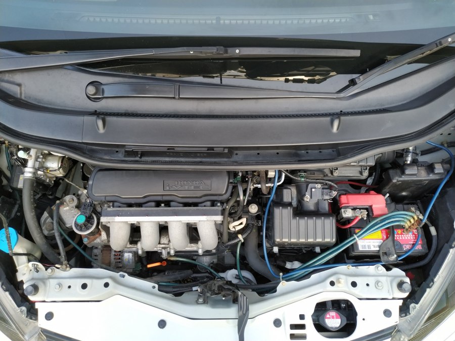 Honda Fit 2010 1.3 под капотом
