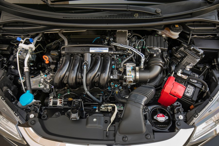Honda Fit моторный отсек
