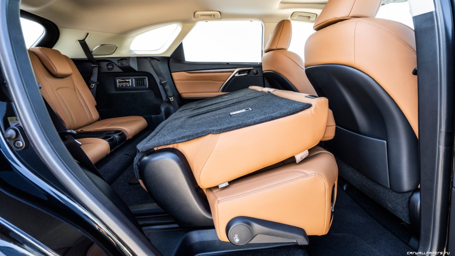 Lexus RX 450h 2021 салон