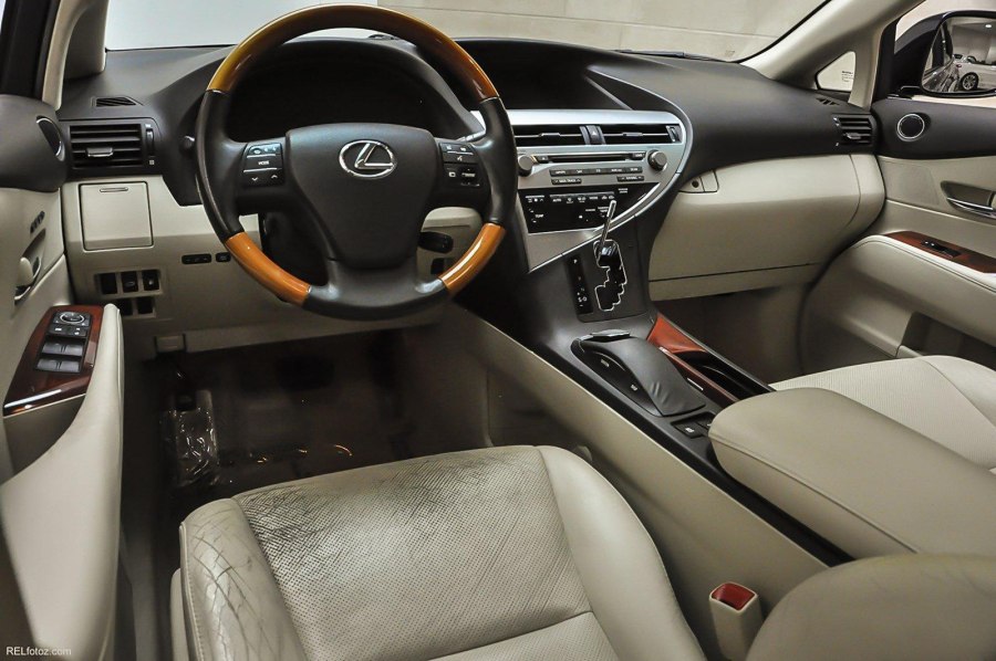 Лексус РХ 350 2010 салон