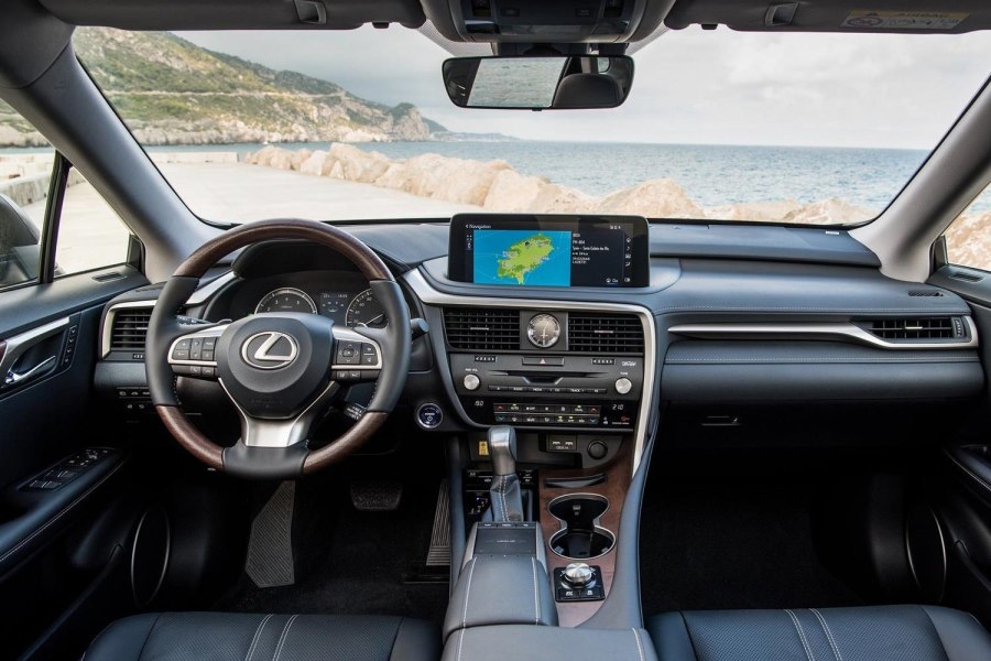 Lexus RX 450h 2020 салон