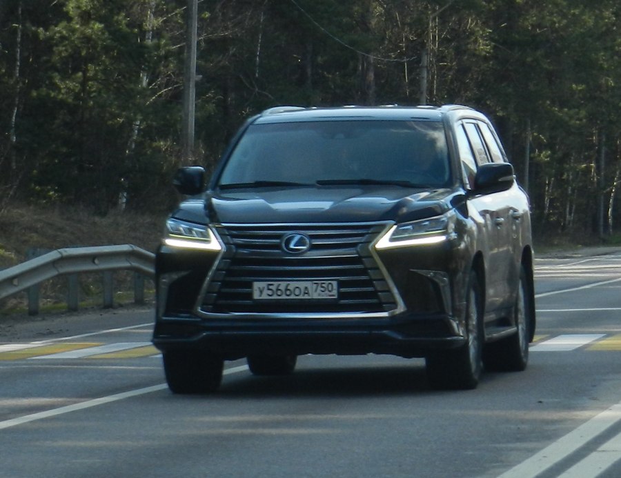 Лексус 750 LX 2021