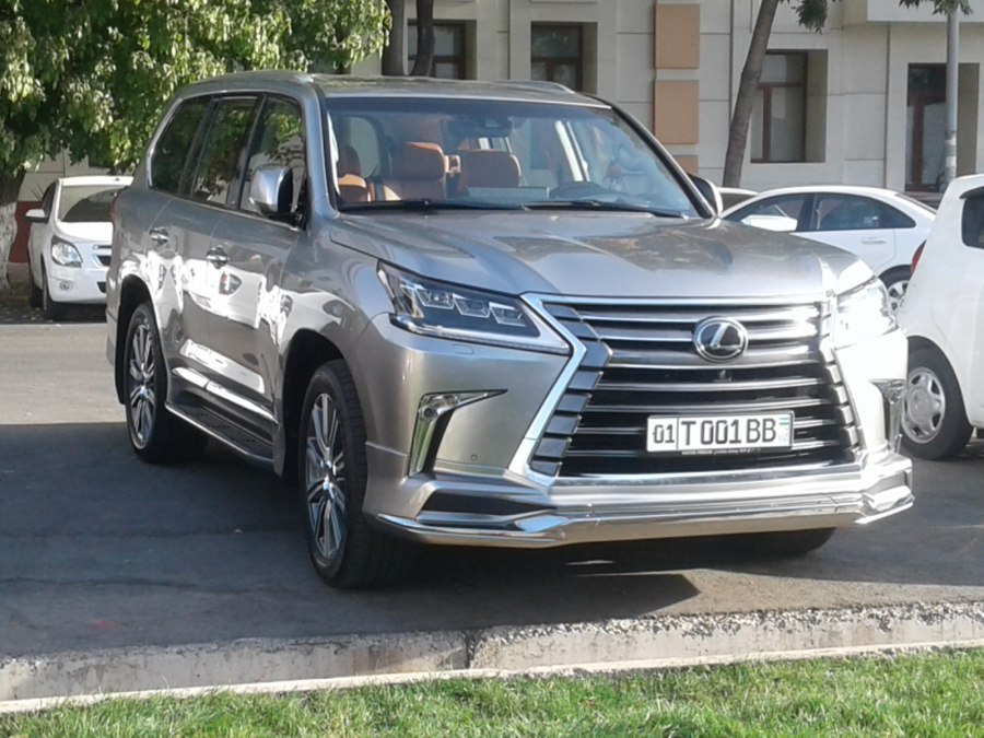 Лексус 750 LX