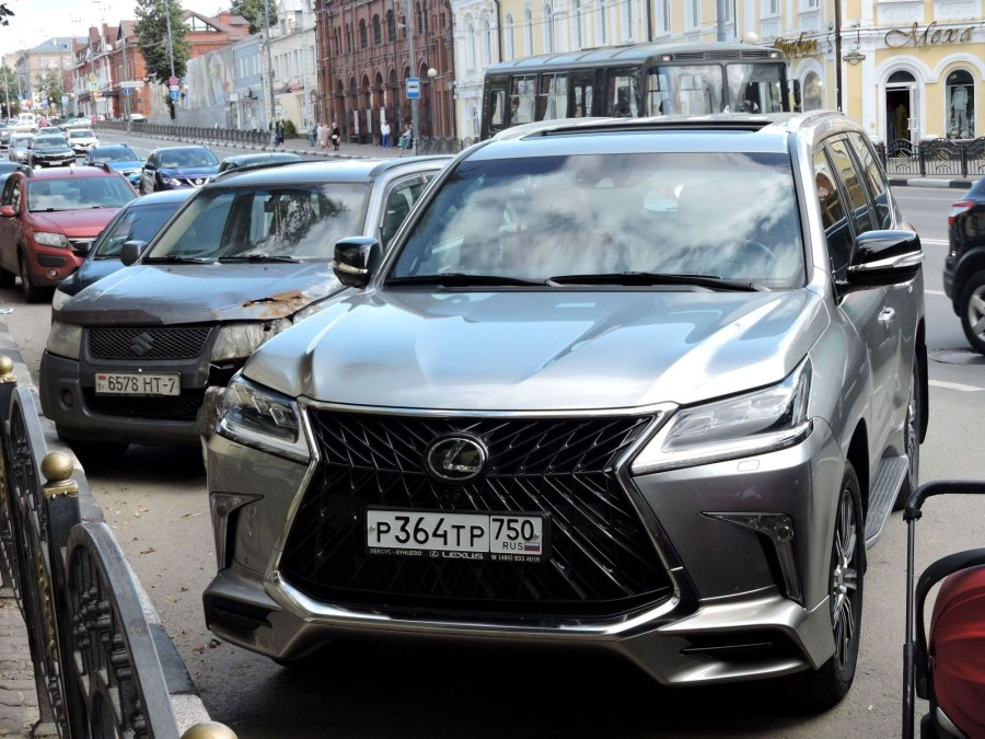 Лексус 750 LX