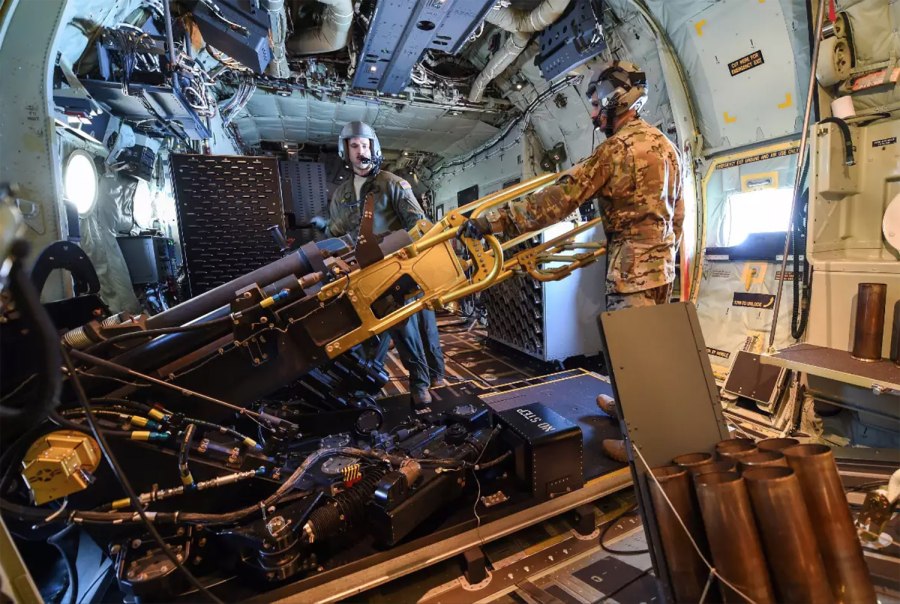 Летающая батарея AC-130