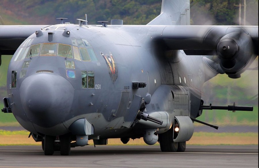 Американский самолет AC 130u