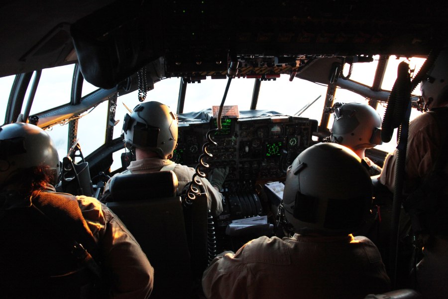 AC 130 кабина