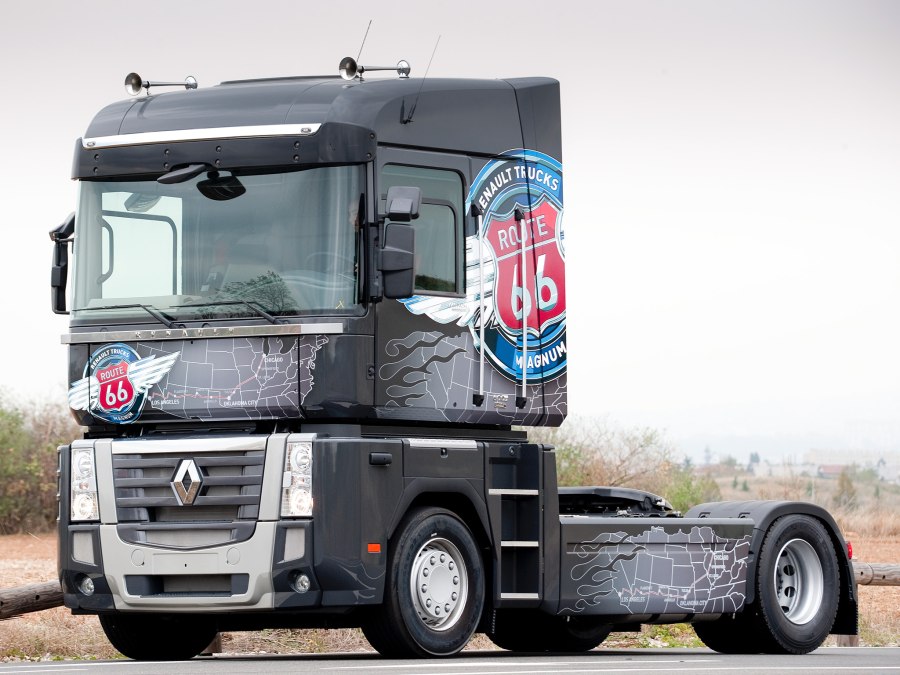 Тягач Renault Magnum Route 66