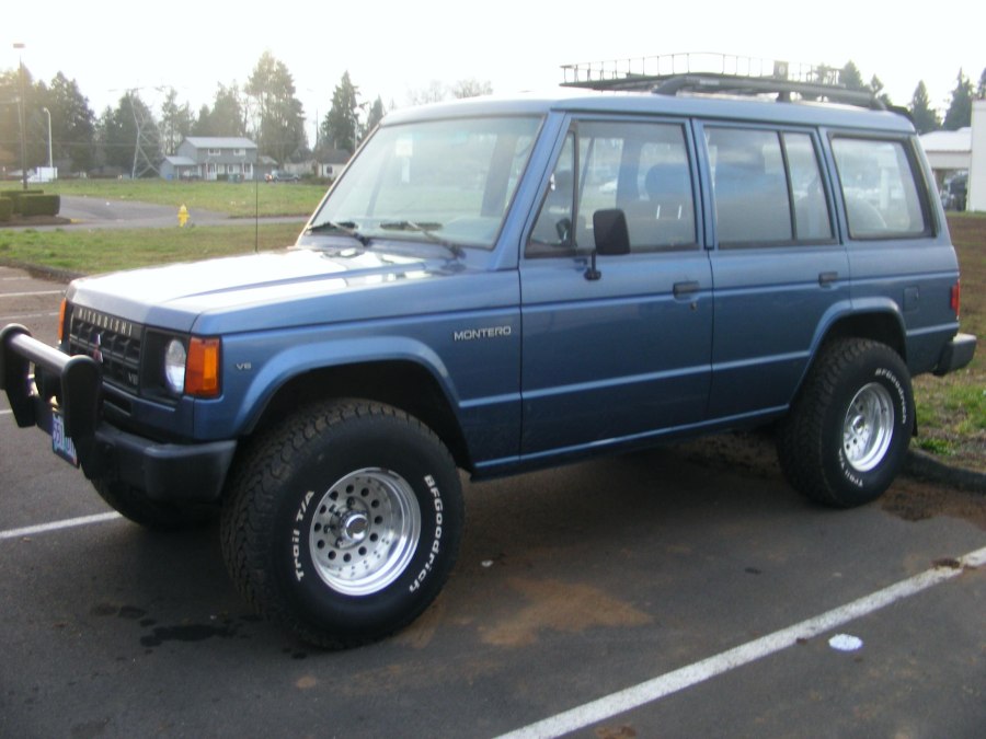 Mitsubishi Montero 1