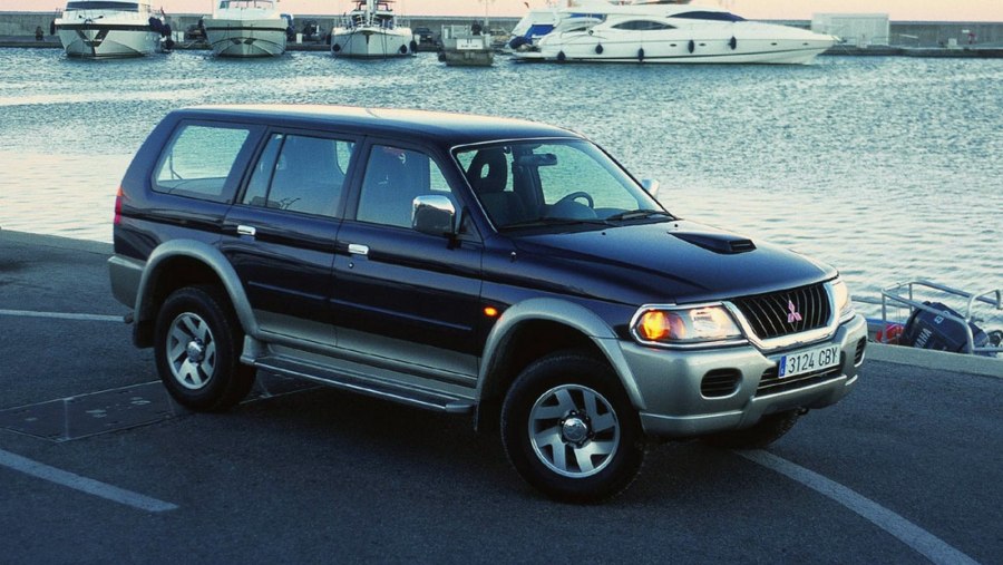 Mitsubishi Pajero Sport 1