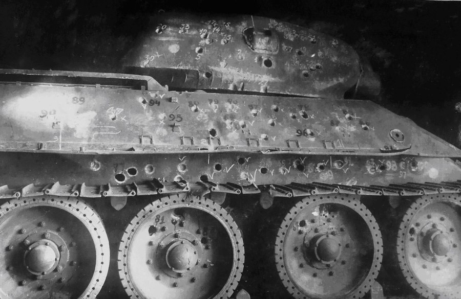 Внутри подбитого танка т72