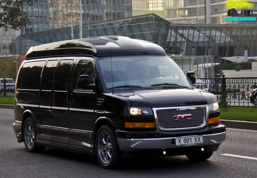 GMC Savana Chevrolet Express