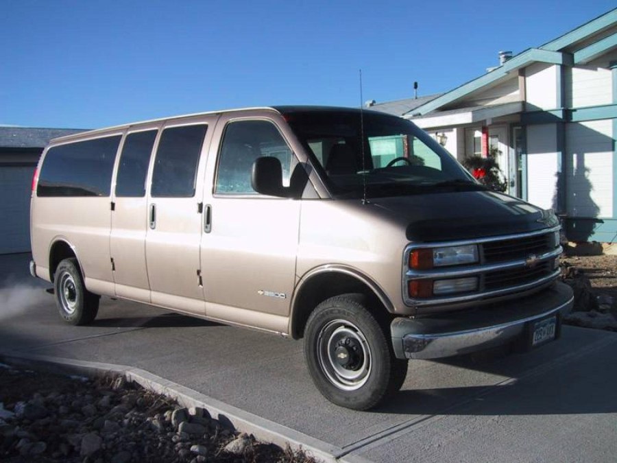 Chevrolet Express GMC Savana 2020