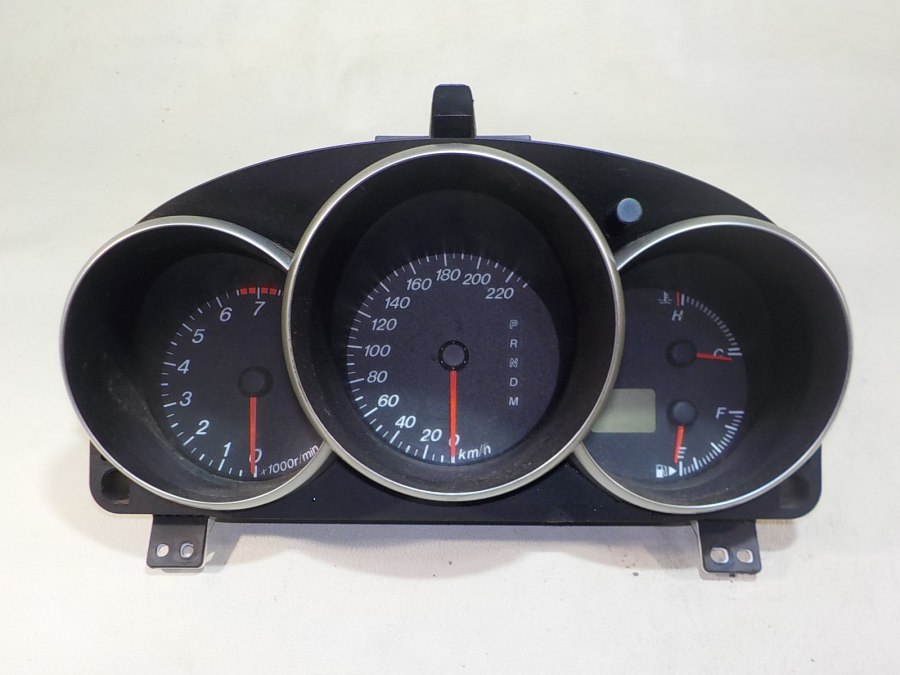 Mazda 3 2007 приборная панель