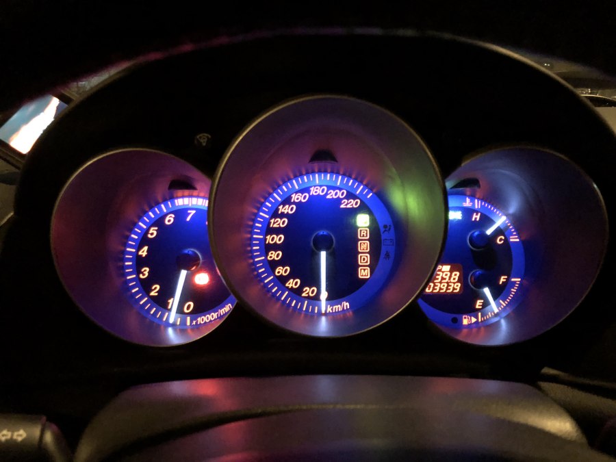 Mazda 3 2008 приборная панель