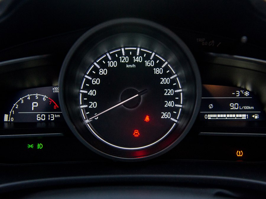 Mazda 3 2014 приборная панель