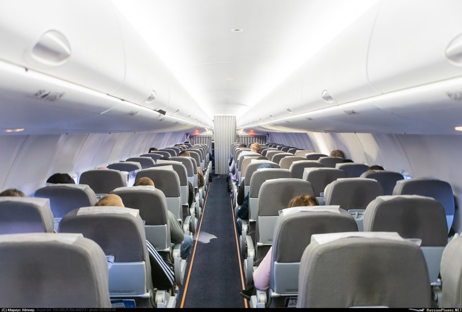 Sukhoi Superjet 100-95lr салон