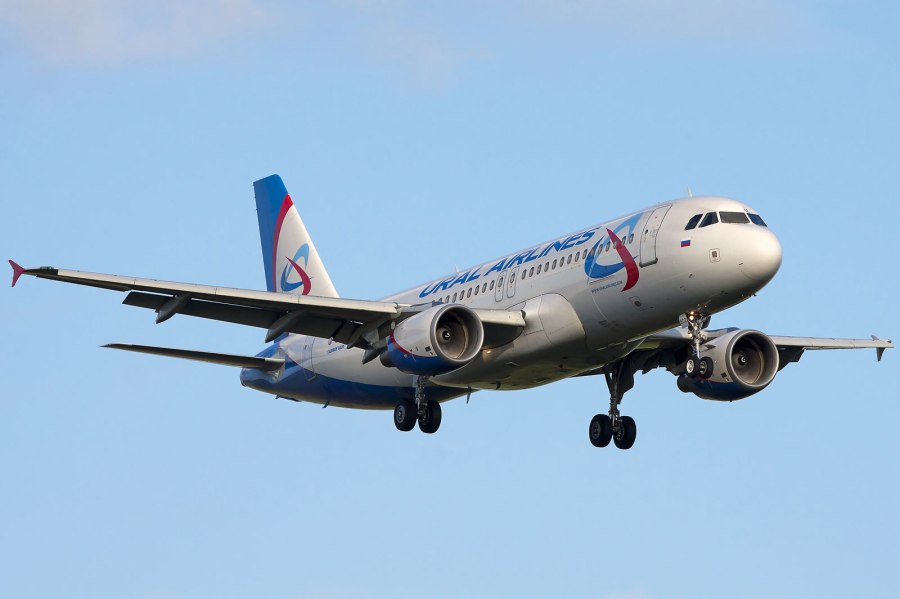 Самолёт Airbus a320 Уральские авиалинии