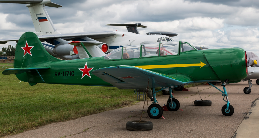 Як-18 учебный летательный аппарат