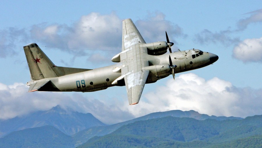 Транспортные самолет РФ АН-26