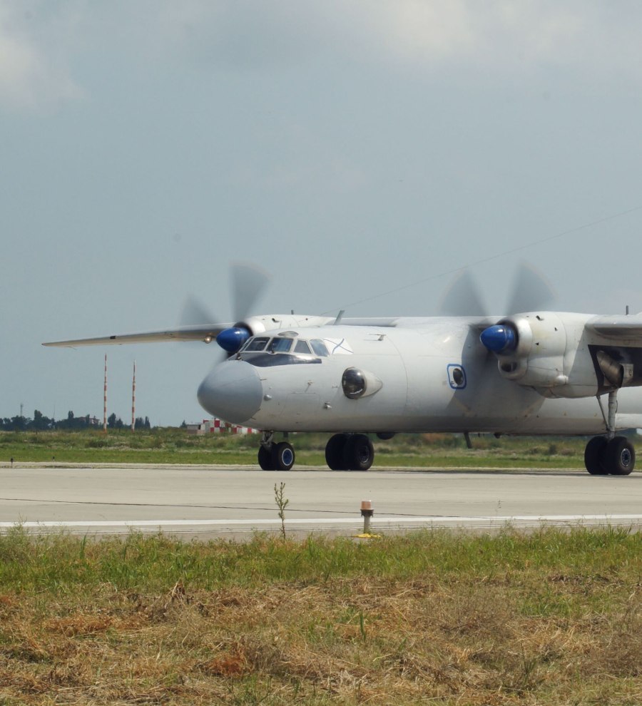 Военный транспортный самолет АН-26
