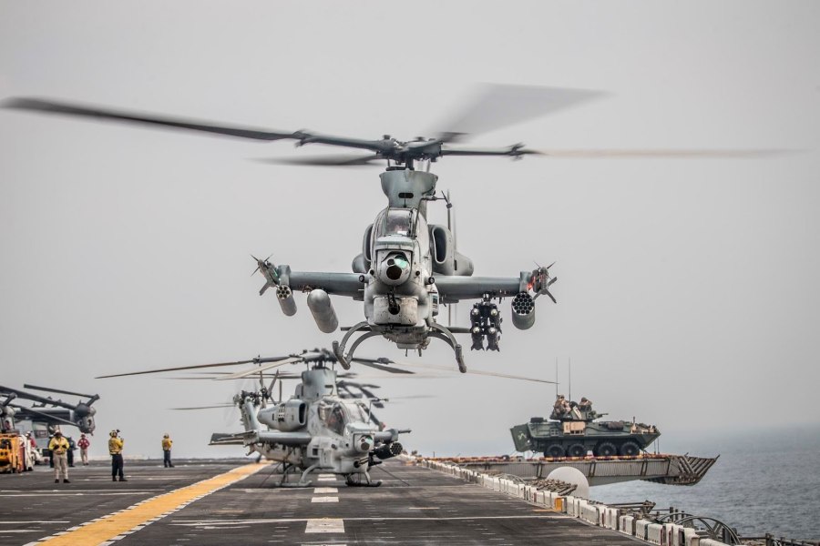 АН-1z Viper вертолет