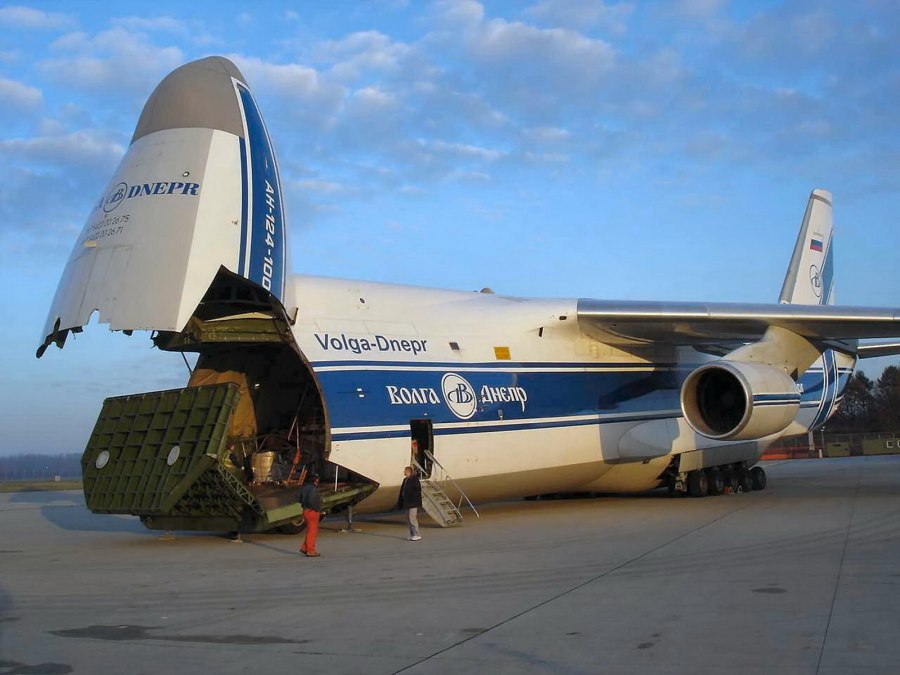 Самолет Руслан АН 124