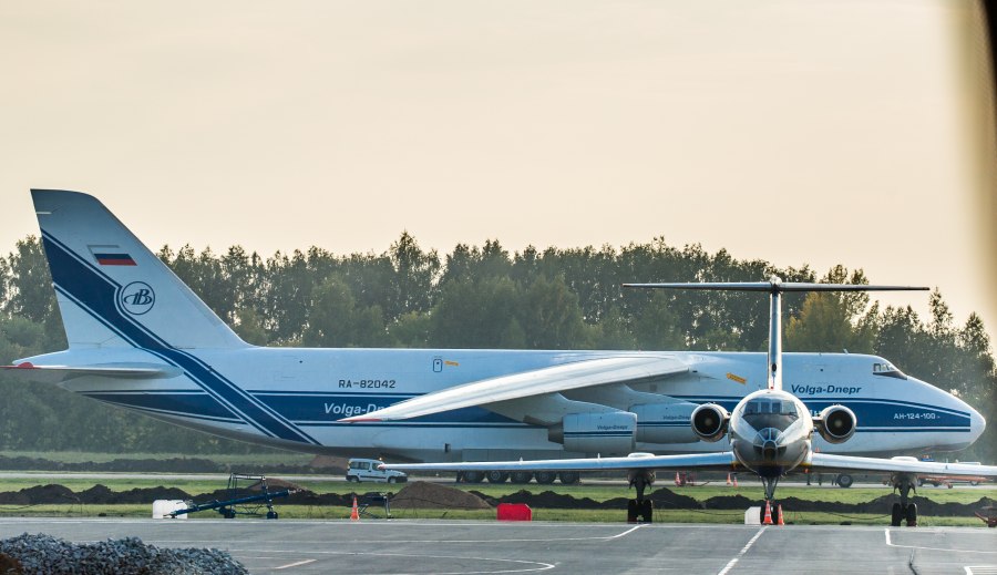 АН-225 Мрия погрузка