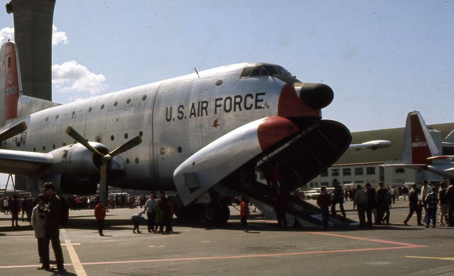 Дуглас с 124