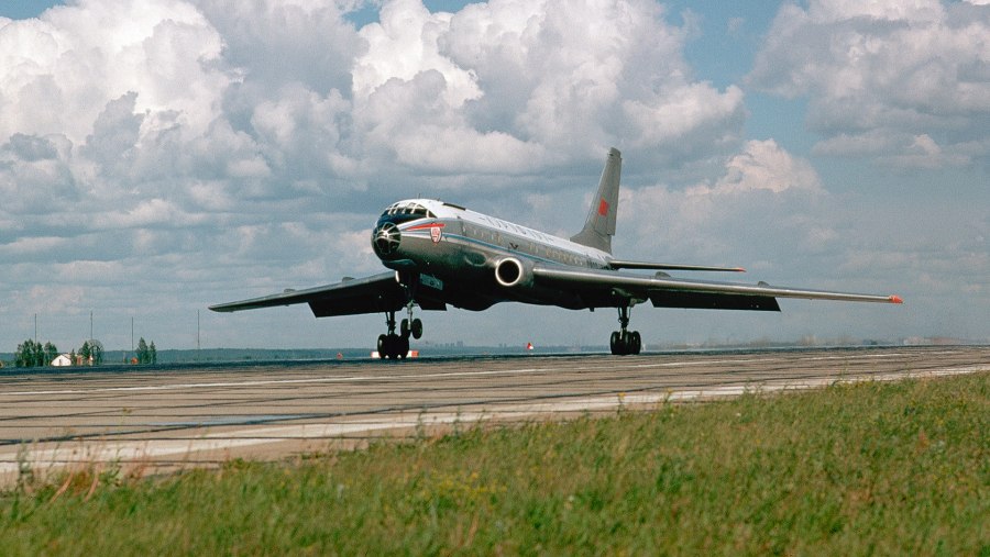 Ту 104