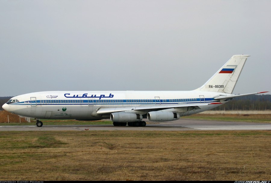 Ил 86 сзади