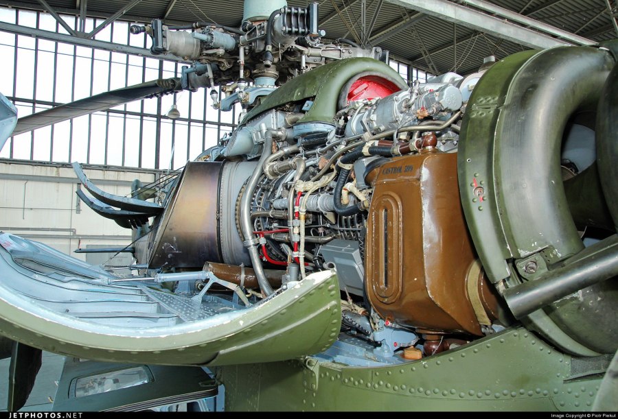 Ми-24 вертолёт моторный отсек