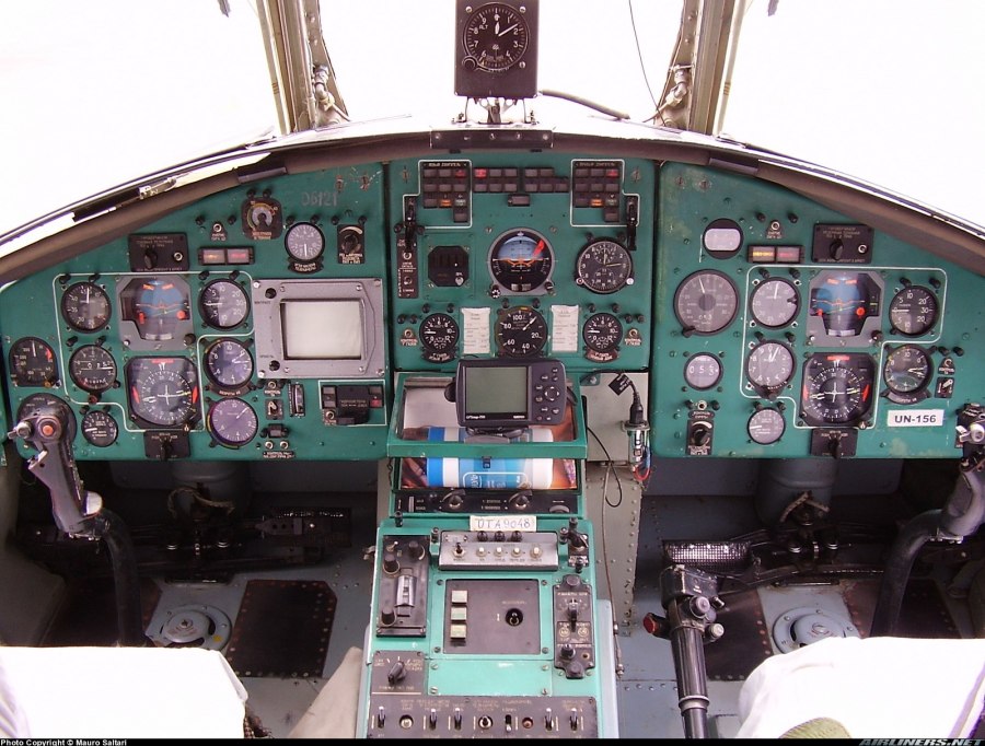 Кабина штурмана АН-26
