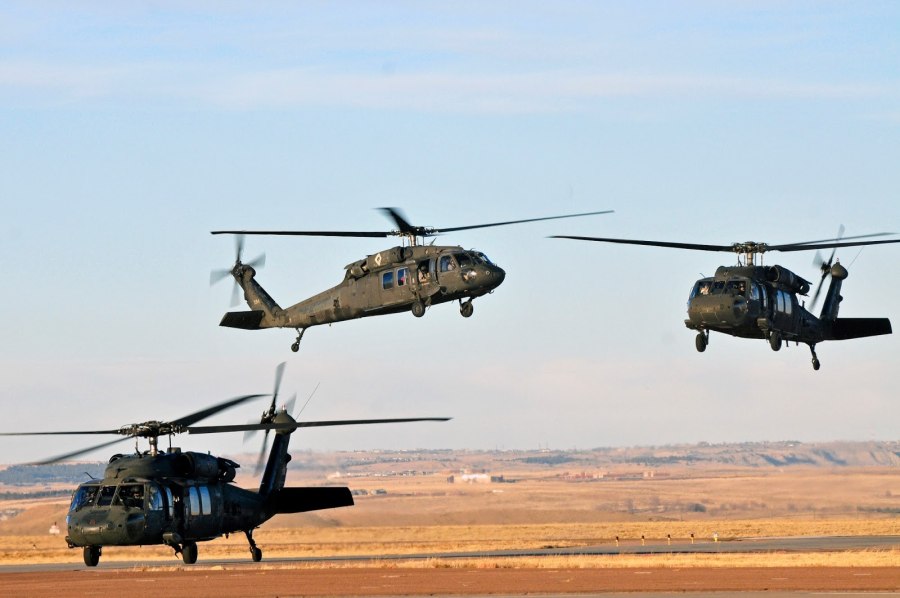 Вертолёт uh-60 Black Hawk