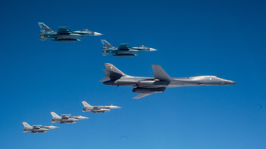 Air Force бомбардировщик