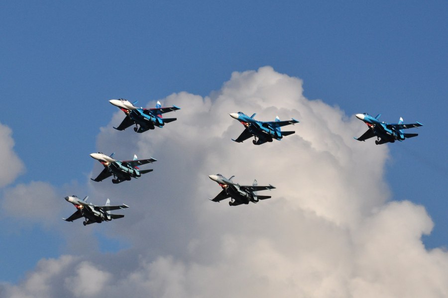 Самолет военный