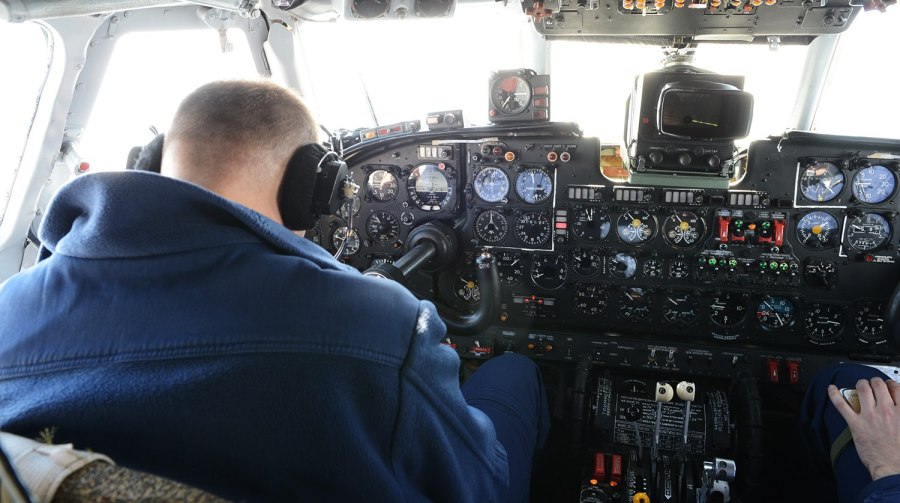 АН 26 кабина пилотов