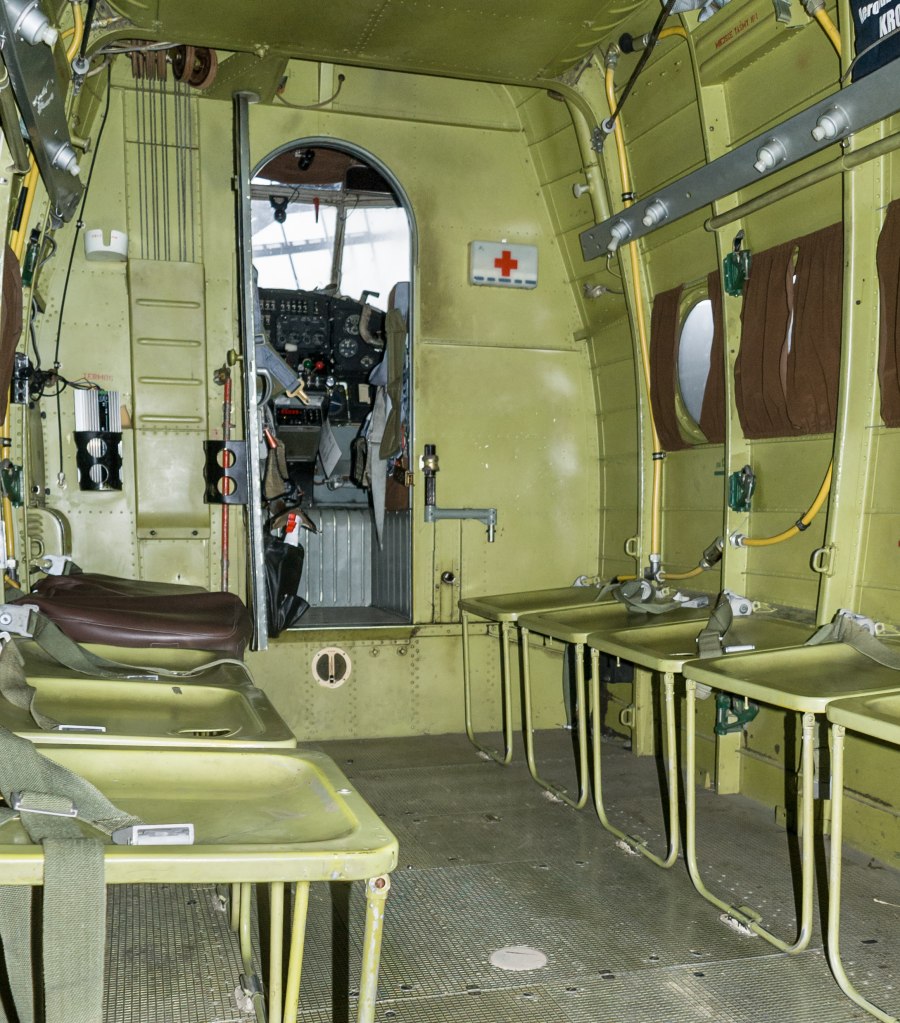 Самолёт кукурузник АН-2 салон
