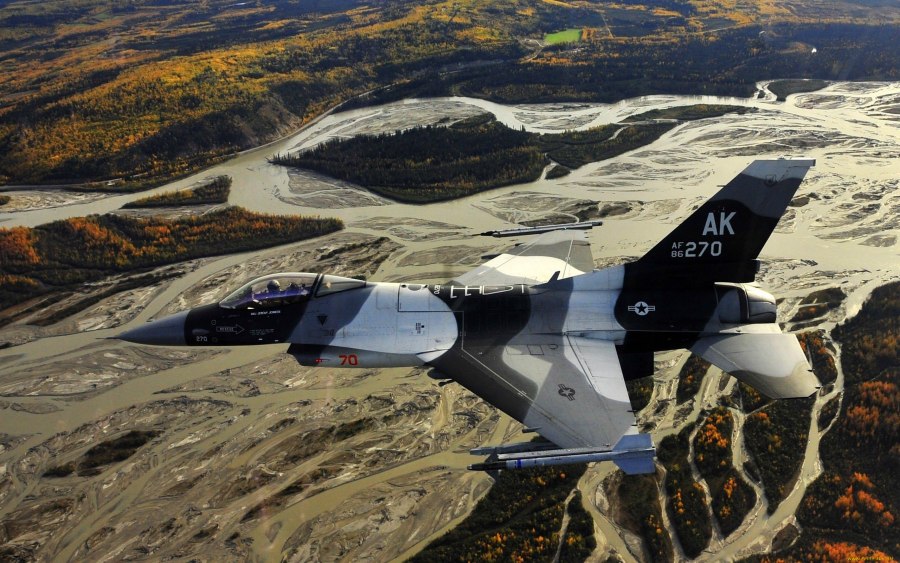 F-16x Falcon 2000