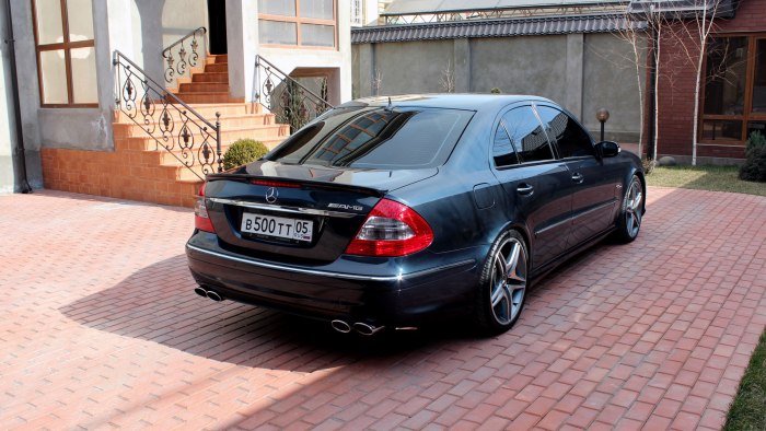Мерседес е класс w211 AMG