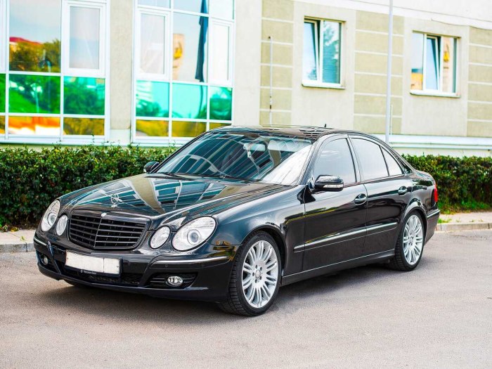 Mercedes Benz e 211