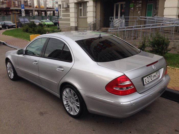 Мерседес w211 2003