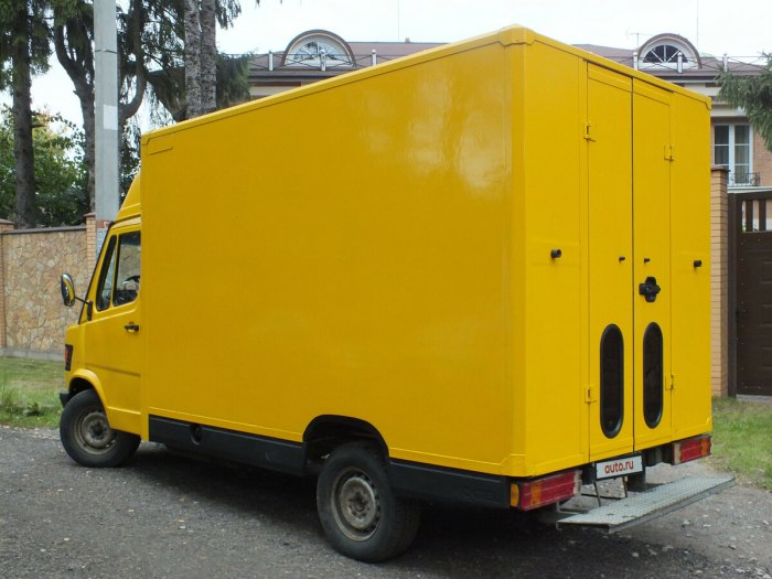 Mercedes Benz 308d почтовик