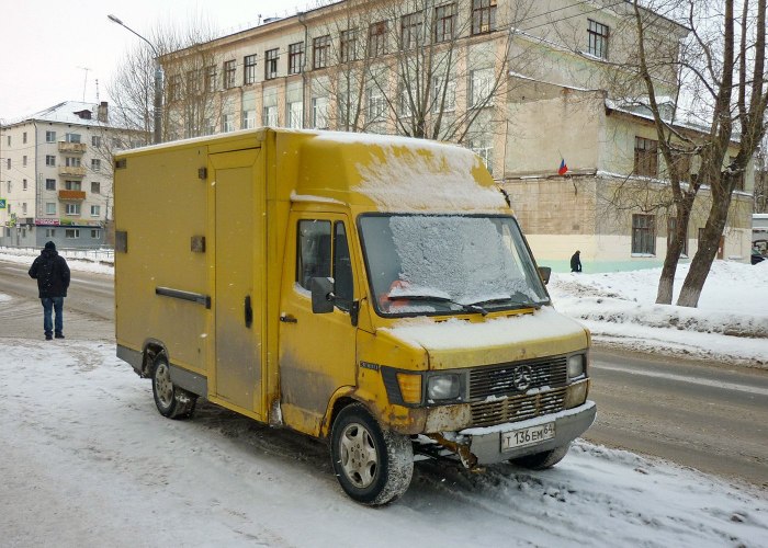 Mercedes Benz 308d почтовик