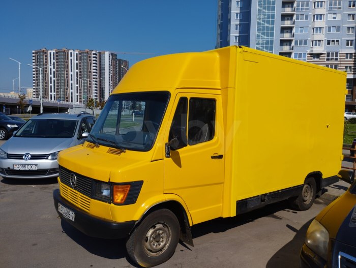 Mercedes Benz 207d