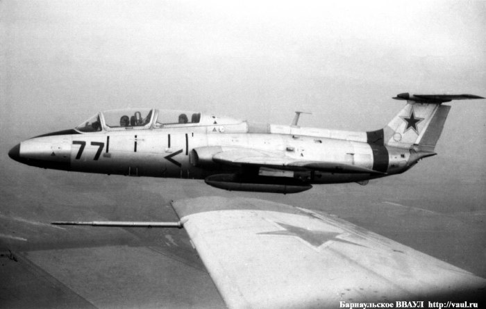 Самолет ил-28