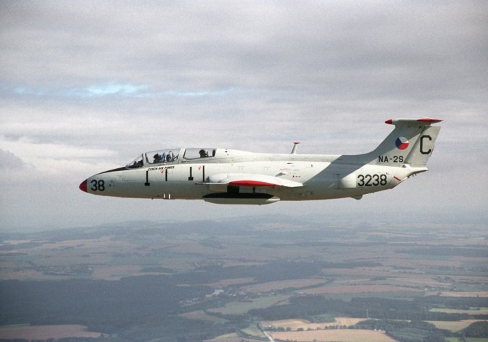 Aero l-29 Delfin самолёты Aero