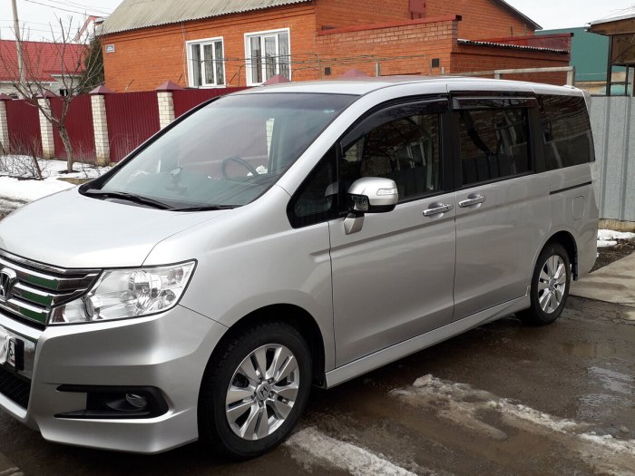 Honda минивэн Stepwgn