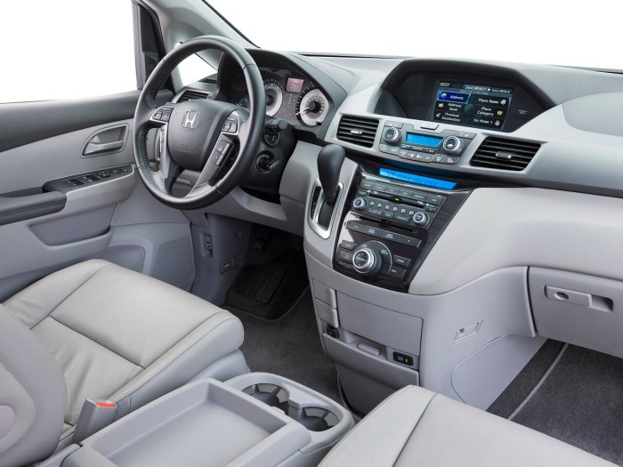 Honda Odyssey 2012 салон